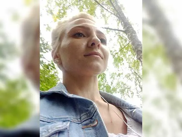 Live sex webcam photo for Anesteishen #268786692