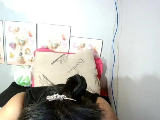 Live sex webcam photo for Indiantasha #287986170
