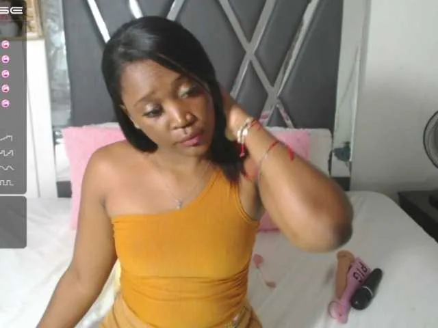 Live sex webcam photo for LisaEbonny #268782742