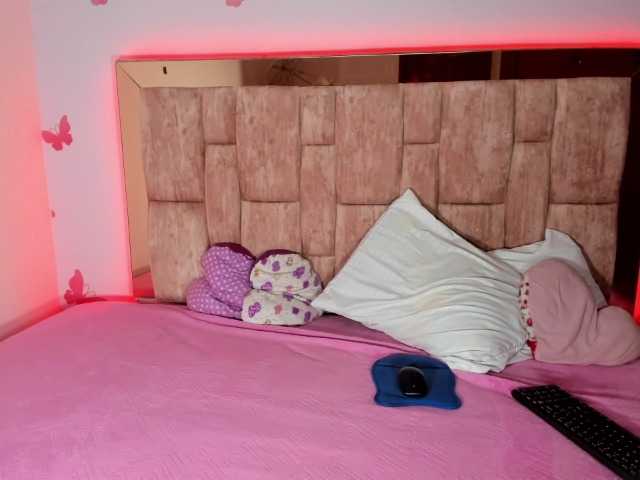 Live sex webcam photo for katrina-tyler #268792442