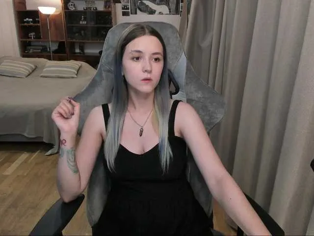 Live sex webcam photo for AsakiSen7 #268792407