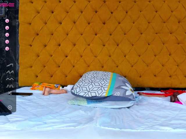 Live sex webcam photo for IdalyJohnson #268777118