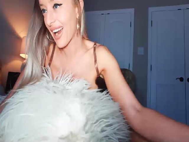 Live sex webcam photo for Brookebaby_ #268783472