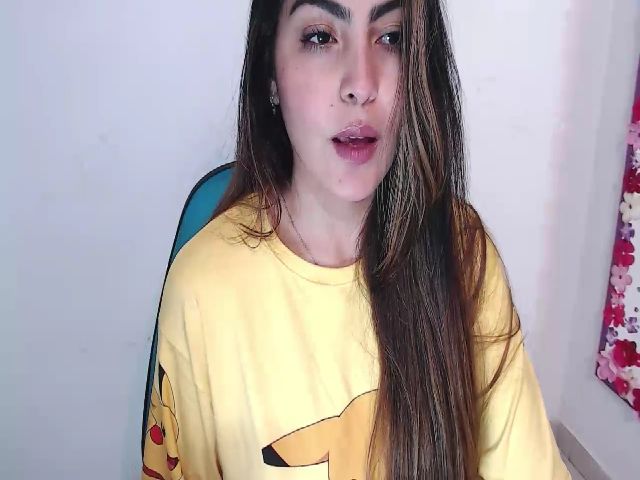 Live sex webcam photo for CARMENVILLA1 #268780481