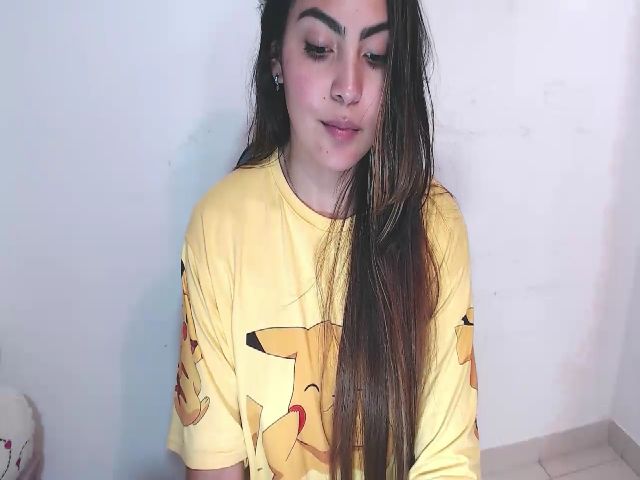 Live sex webcam photo for CARMENVILLA1 #268783574