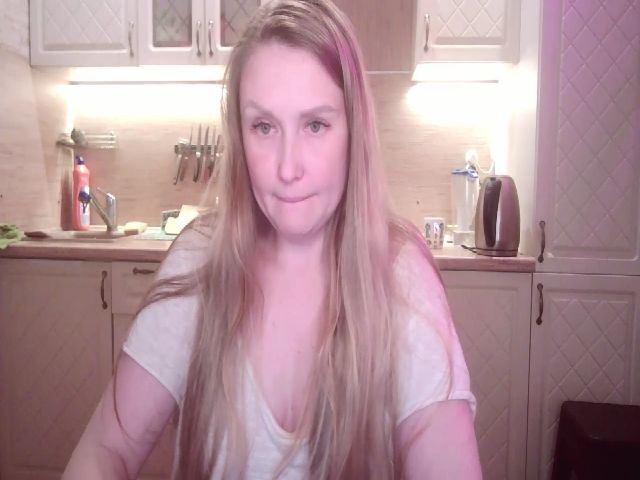 Live sex webcam photo for JaneGrey111 #268778952