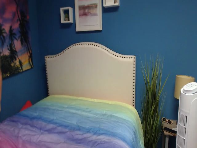 Live sex webcam photo for SnowWhiteXxxx #268791065