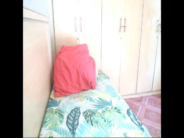 Live sex webcam photo for Indiandiva96 #268783566