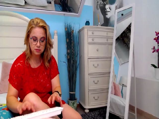 Live sex webcam photo for MilaGrace #268783636