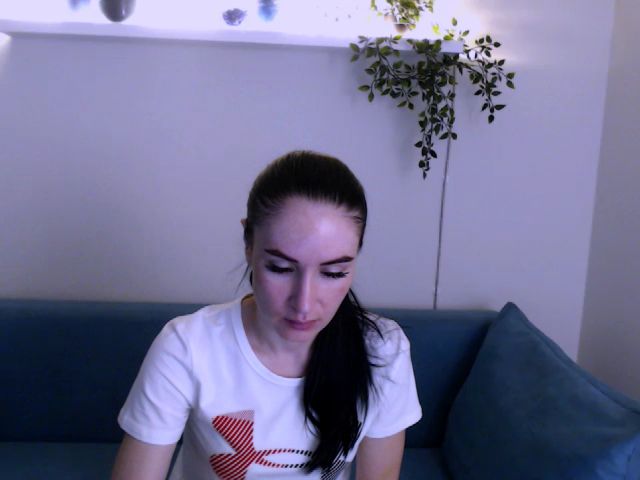 Live sex webcam photo for Lilly_Shine #268778738