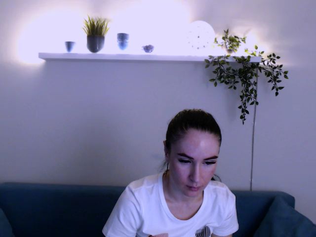 Live sex webcam photo for Lilly_Shine #268781801