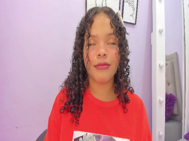 Live sex webcam photo for EvieNoir #268794991