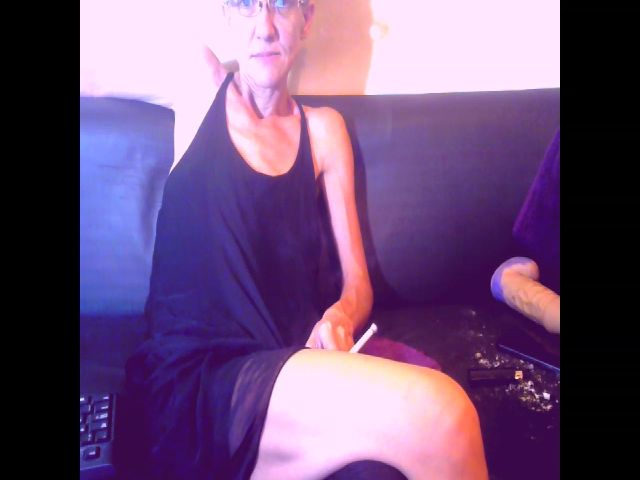 Live sex webcam photo for Sexygeny #268781725