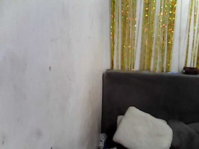 Live sex webcam photo for LOLAhot1 #268787592