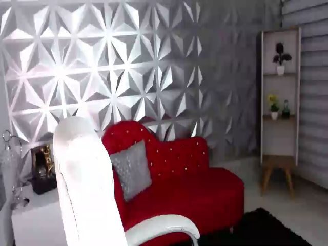 Live sex webcam photo for Roxaneharper #268794687