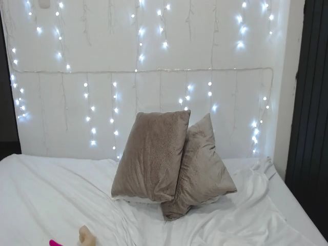 Live sex webcam photo for ShenLong3 #268778215