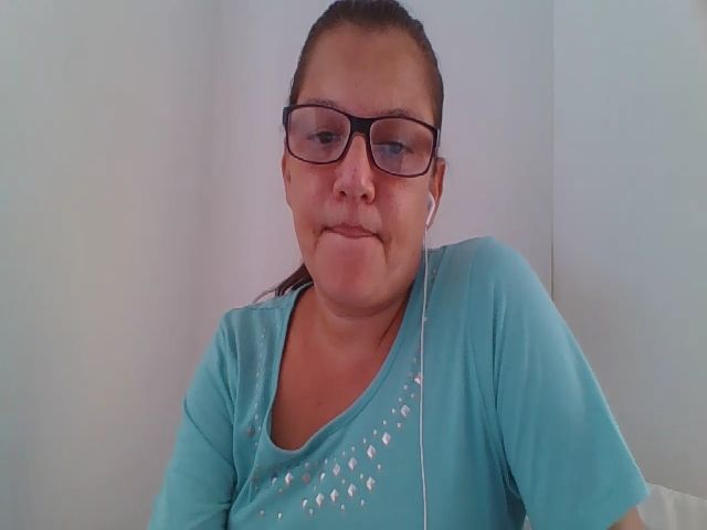 Live sex webcam photo for SweetLola01 #268796243