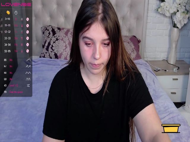 Live sex webcam photo for Karlee__Grey #268794906