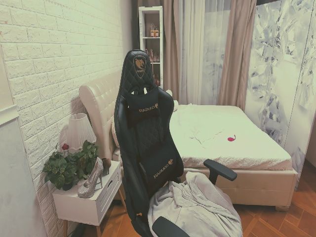 Live sex webcam photo for ArielAniston #268796447