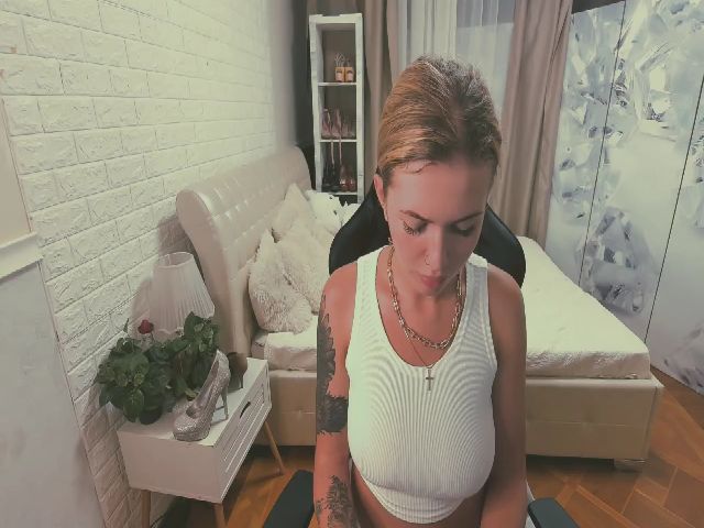 Live sex webcam photo for ArielAniston #268798100