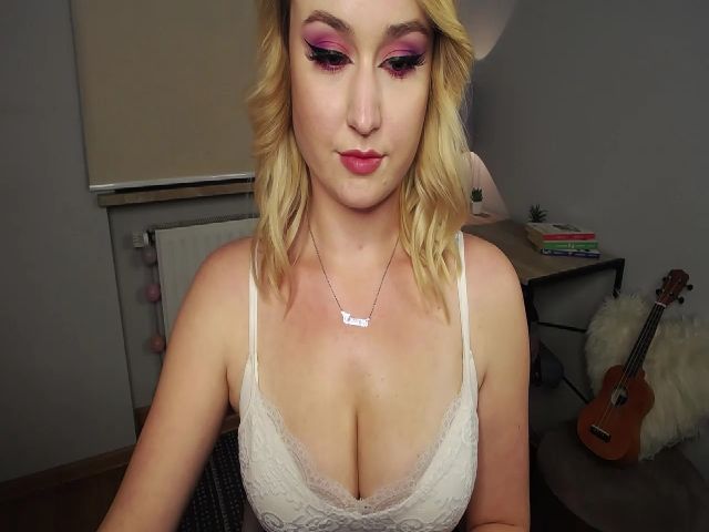 Live sex webcam photo for RUSHnatty #268778429