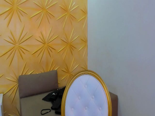 Live sex webcam photo for Tamy_Roman #268796329