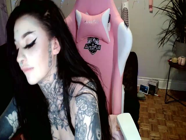 Live sex webcam photo for TATTOOBAMBI #268778777