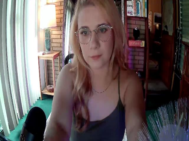 Live sex webcam photo for Sweetestlilly #268796396