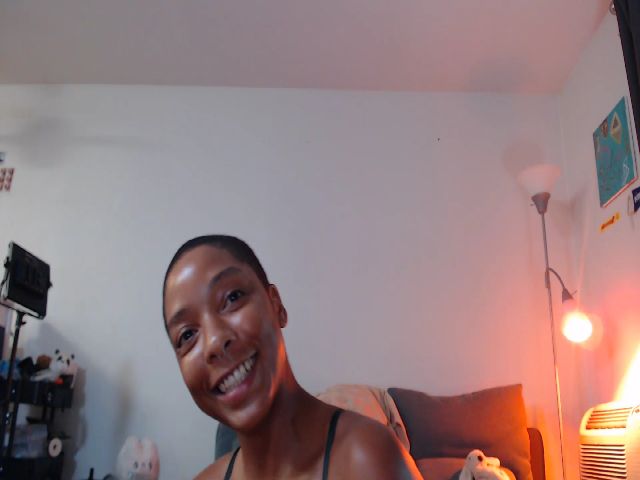 Live sex webcam photo for Frankiiy_ #268779948