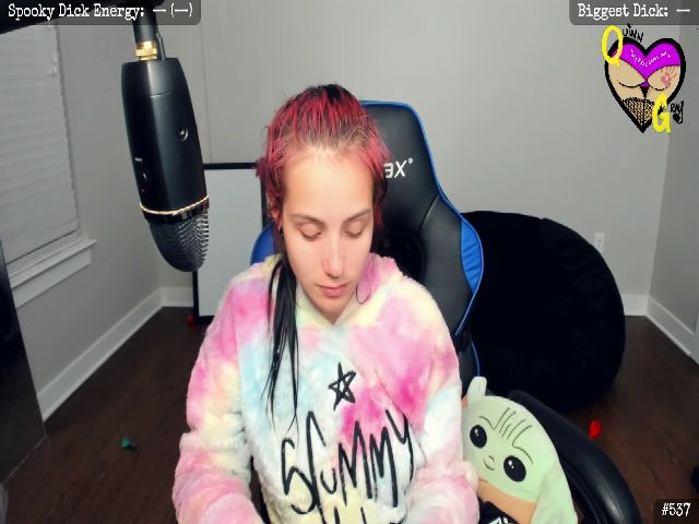 Live sex webcam photo for QuinnGray #268779826