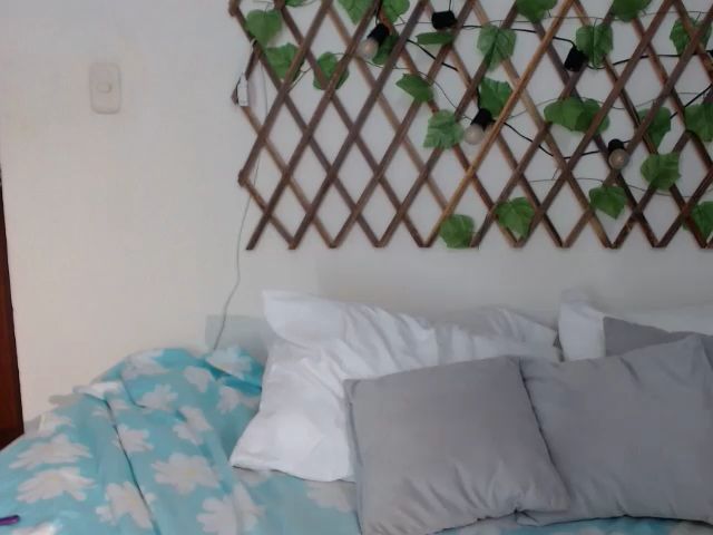 Live sex webcam photo for Adictionhorny #268780691