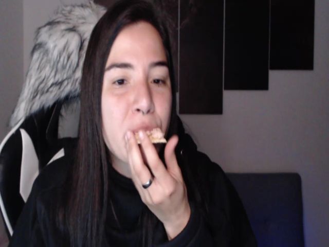 Live sex webcam photo for LycanGirl #268779702