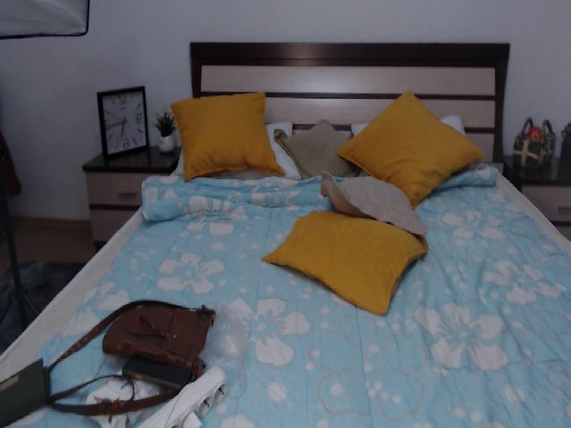 Live sex webcam photo for AyaMoon #287869427