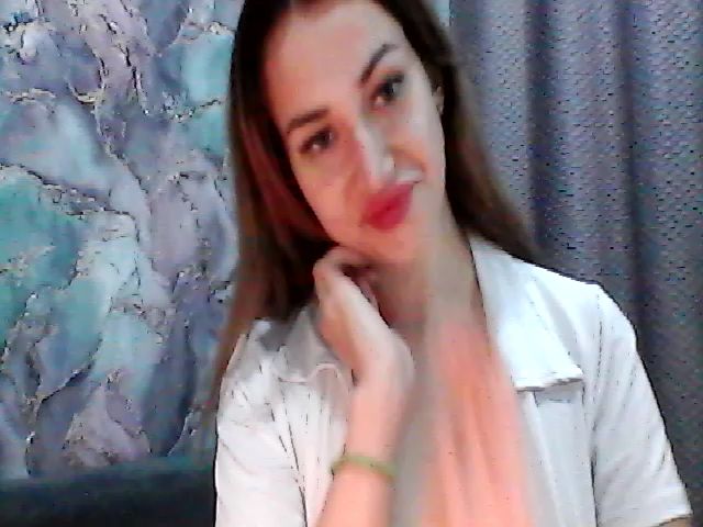 Live sex webcam photo for EmiliyaFoxy #268790899