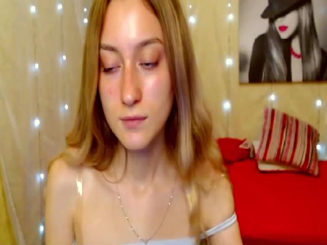 Live sex webcam photo for LinaRum__ #268783239