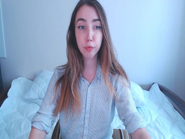 Live sex webcam photo for JuliPeach #268785793