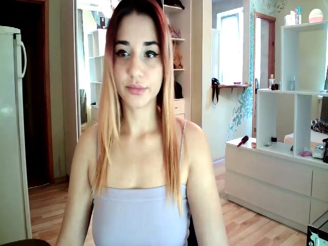 Live sex webcam photo for Lexy_hott #268784458