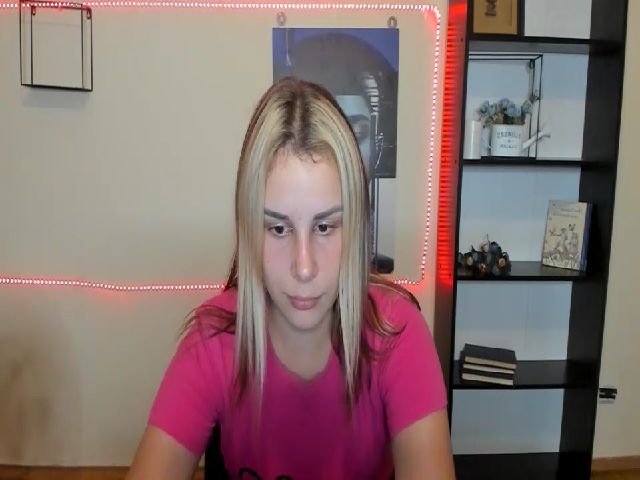 Live sex webcam photo for PolliMilk #268793813