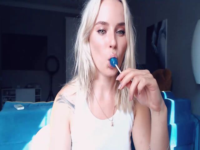 Live sex webcam photo for EMMA_U2 #268789093