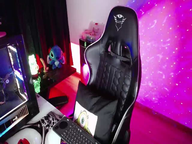 Live sex webcam photo for BiancaMiller #268785190