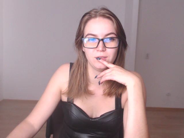 Live sex webcam photo for ALESSA_MOON #268795730