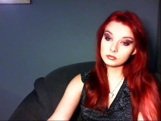 Live sex webcam photo for VirginLuna18 #268788443