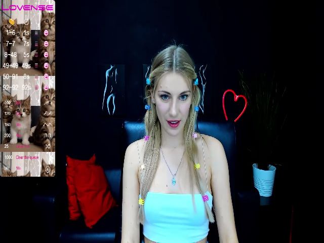 Live sex webcam photo for LiliManchest #268791420