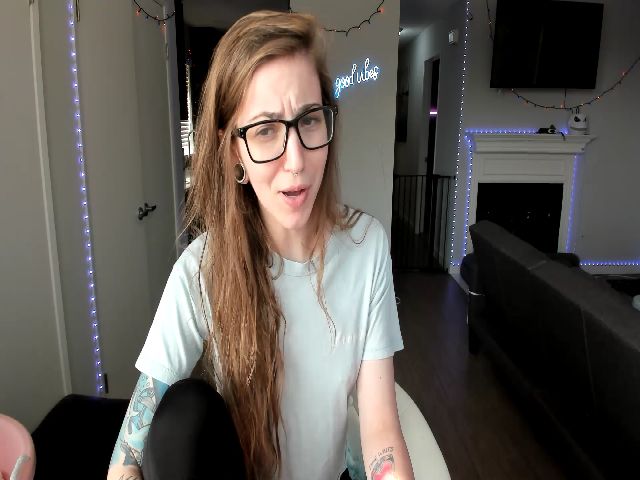 Live sex webcam photo for TheSharkQueen #268778222