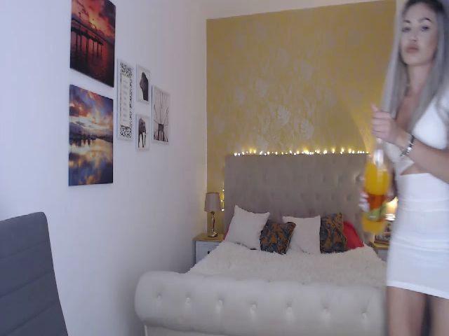 Live sex webcam photo for Anyaa_ #268796856