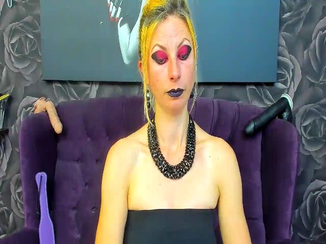 Live sex webcam photo for Miss_Georgia #268797138