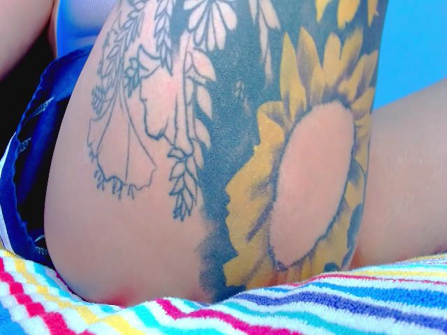 Live sex webcam photo for SexyPearl69 #268788124