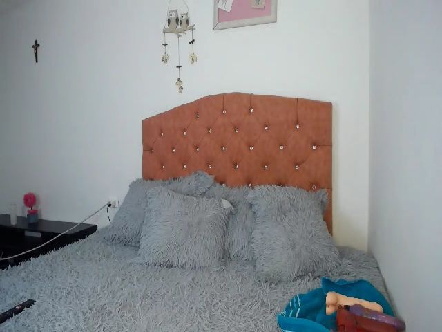 Live sex webcam photo for Annie_dalton_ #268780549