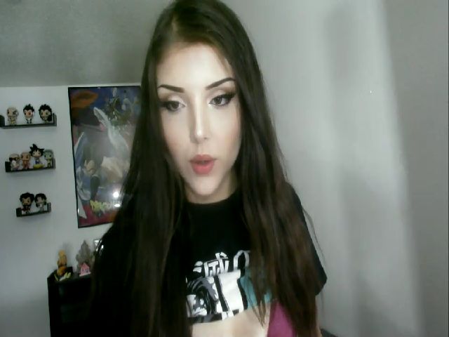 Live sex webcam photo for XxxSaiyanQ #268779497