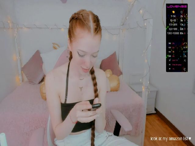 Live sex webcam photo for Emily_sofia1 #268782722